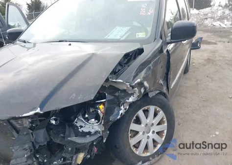 2016 Chrysler Town & Country Touring from USA, damaged, VIN 2C4RC1BG9GR133385